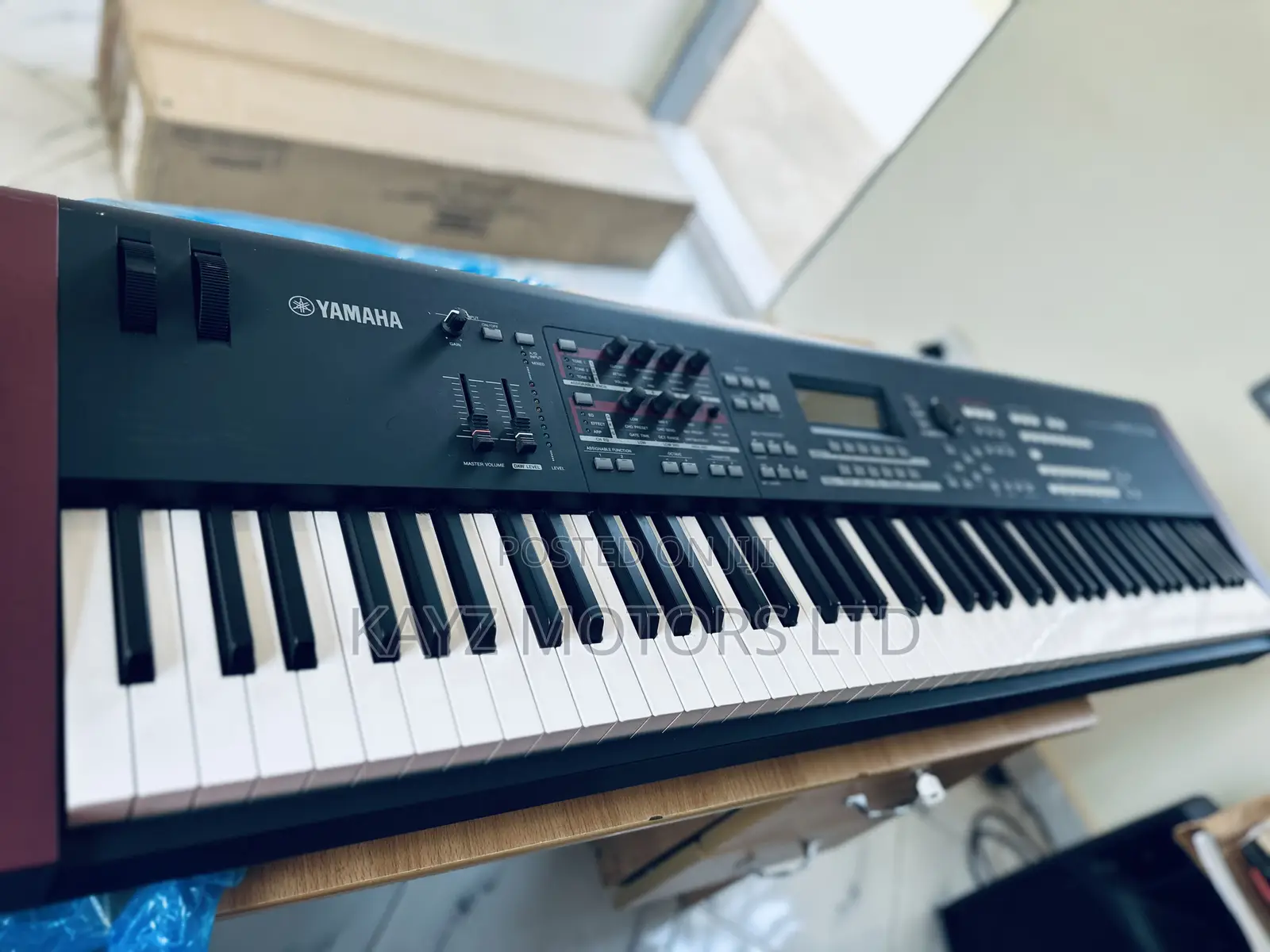 Yamaha Moxf8 Synthesizer Keyboard