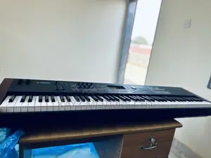 Yamaha Moxf8 Synthesizer Keyboard