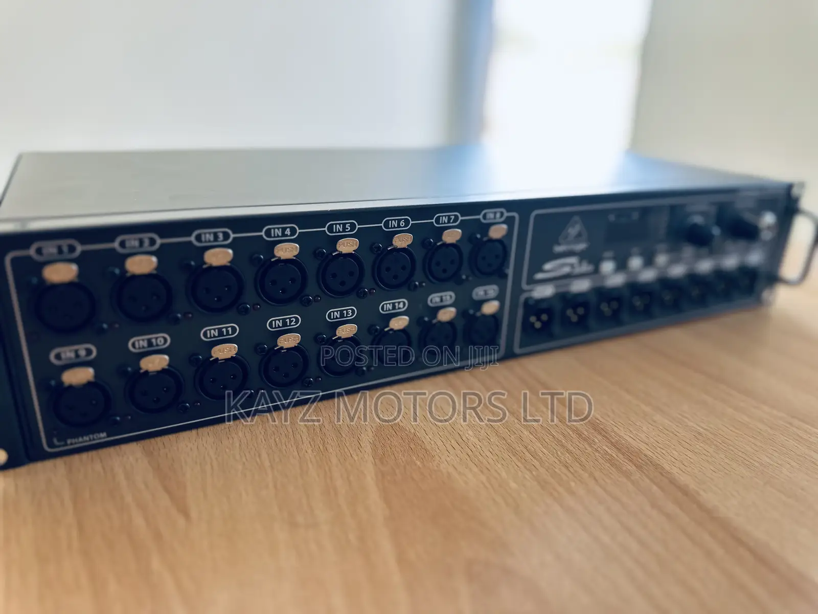 Behringer S16 Stage Box