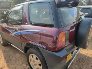 Toyota RAV4 1999 Red