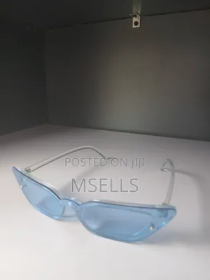 Sleek Blue Cat-Eye Sunglasses