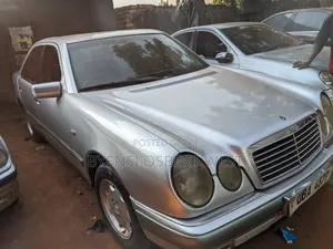 Mercedes-Benz E240 1998