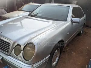 Mercedes-Benz E240 1998
