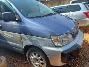 Toyota Noah 2001 Blue