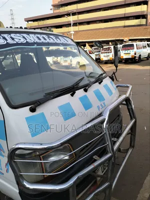 Toyota HiAce 2001 White