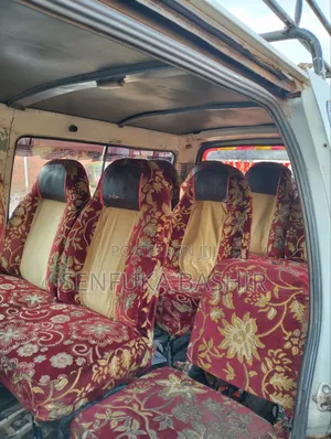 Toyota HiAce 2001 White