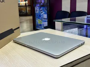 Laptop Apple MacBook Pro 2017 8GB Intel Core i5 SSD 256GB