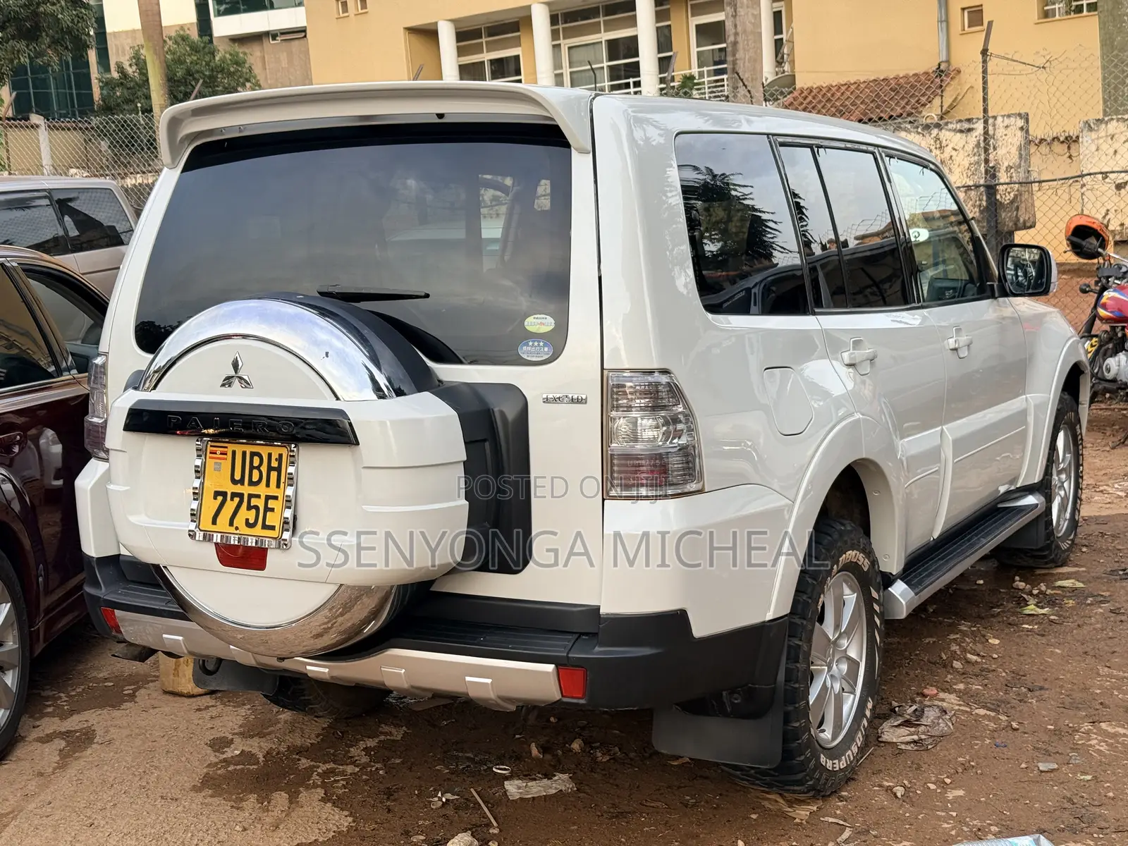 Mitsubishi Pajero 2010 White