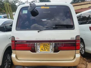 Toyota HiAce 2001