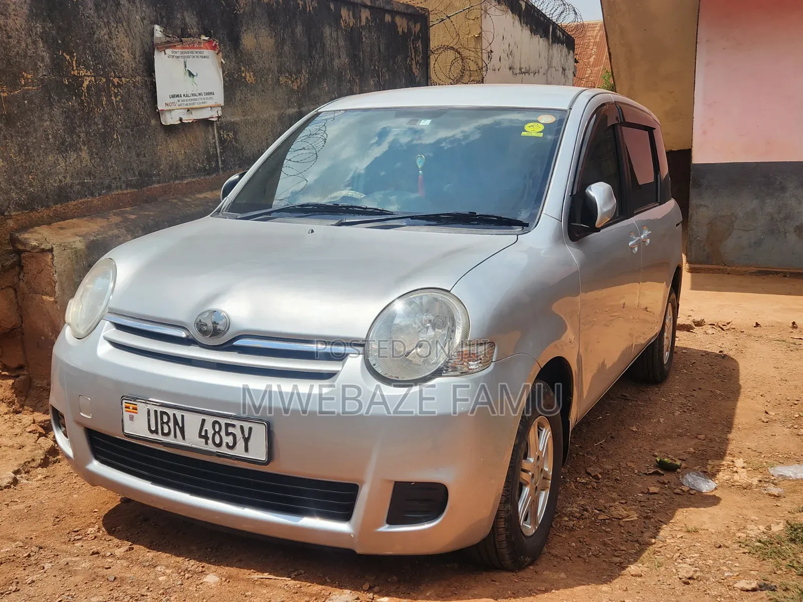 Toyota Sienta 2008 Silver