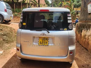 Toyota Sienta 2008 Silver