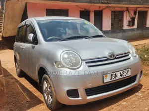 Toyota Sienta 2008 Silver