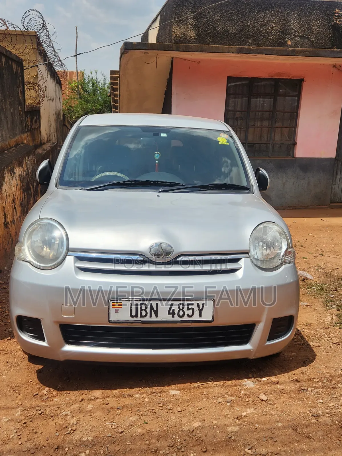 Toyota Sienta 2008 Silver