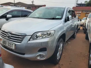 Toyota Vanguard 2010 Silver