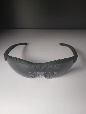 Sporty Men's Sunglasses
