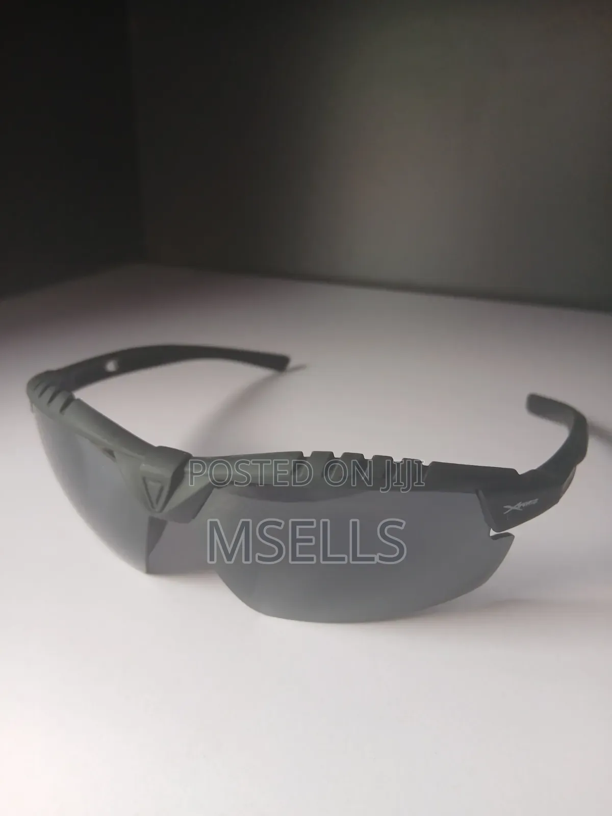Sporty Men's Sunglasses