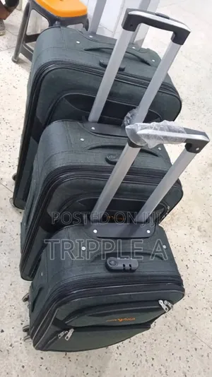 A Set of 3pcs Feng Hua Suitcase