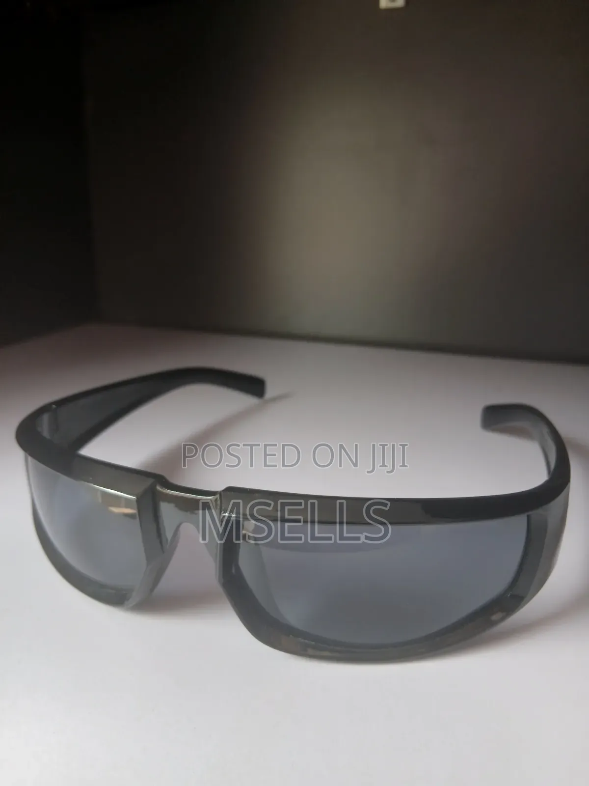 Thick Wrap-Around Sunglasses (Black)
