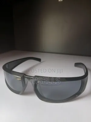 Thick Wrap-Around Sunglasses (Black)