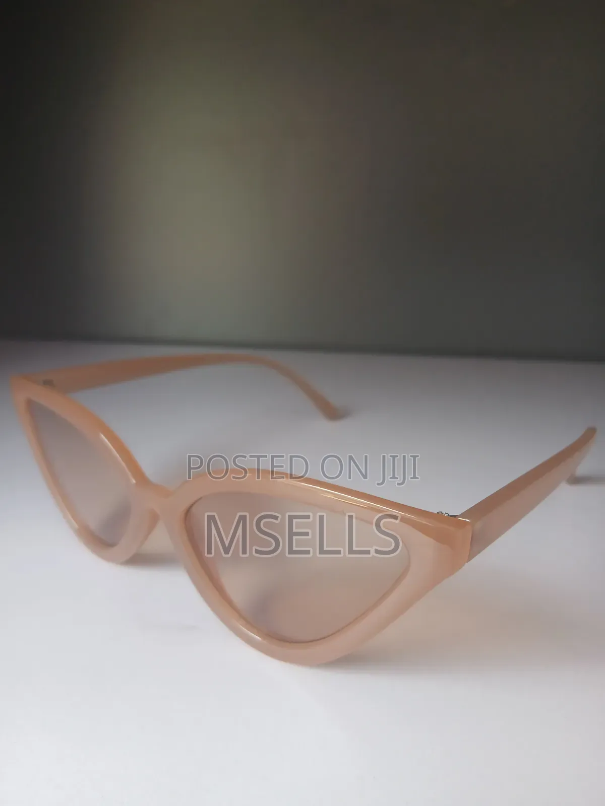 Thin Cat-Eye Sunglasses (Brown)