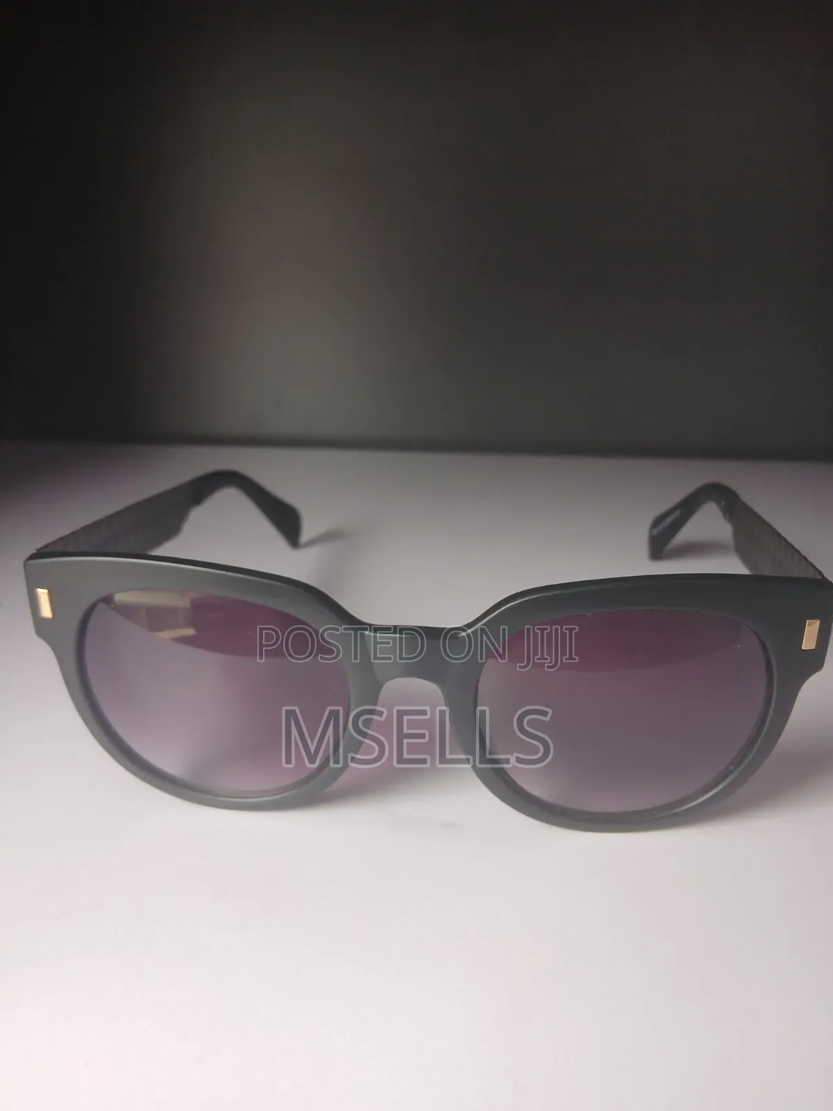 Generic Round Framed Sunglasses