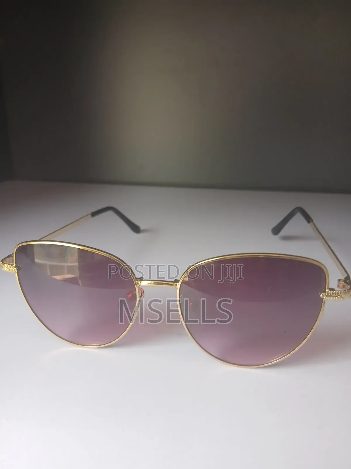 Gold Frame Cat-Eye Sunglasses