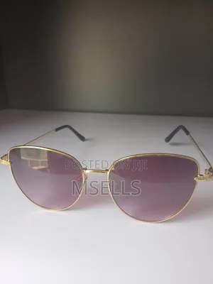 Gold Frame Cat-Eye Sunglasses