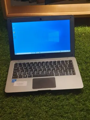 Laptop 4GB Intel Celeron SSD 140GB