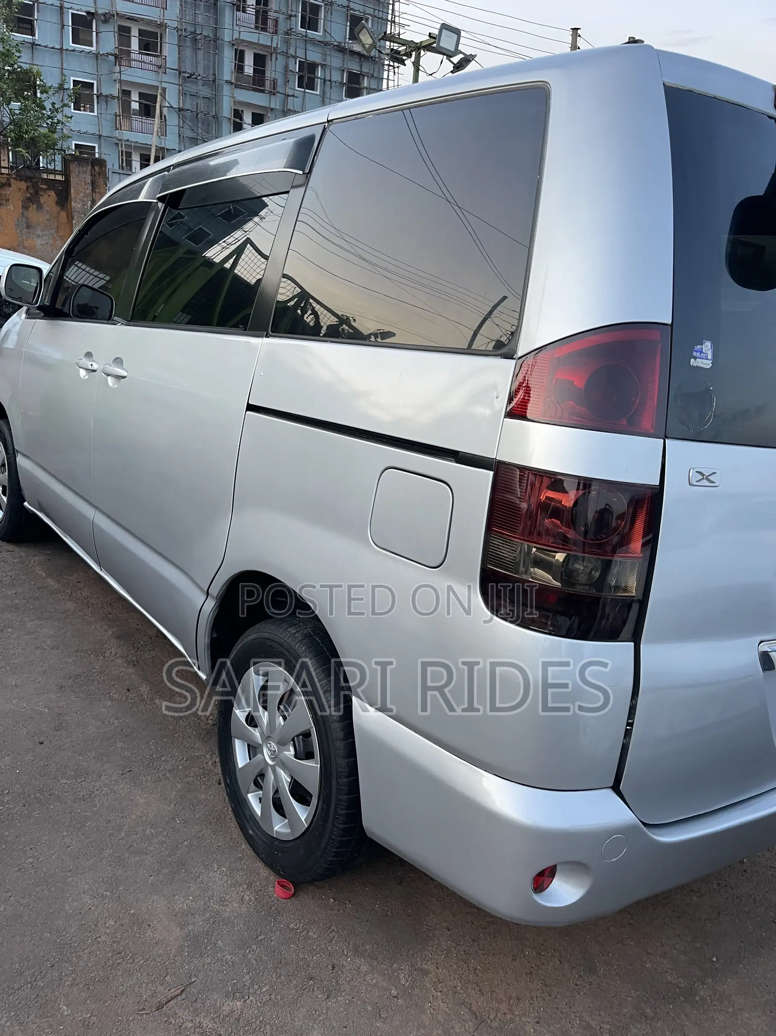 Toyota Noah 2004 Silver