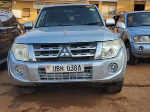 Mitsubishi Pajero 2014 Silver