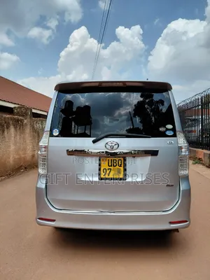 Toyota Noah 2010 Silver