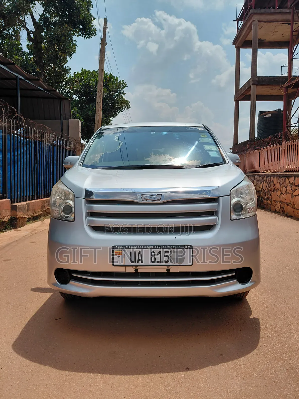 Toyota Noah 2009 Silver