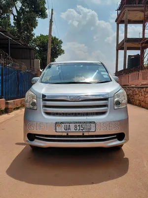 Toyota Noah 2009 Silver