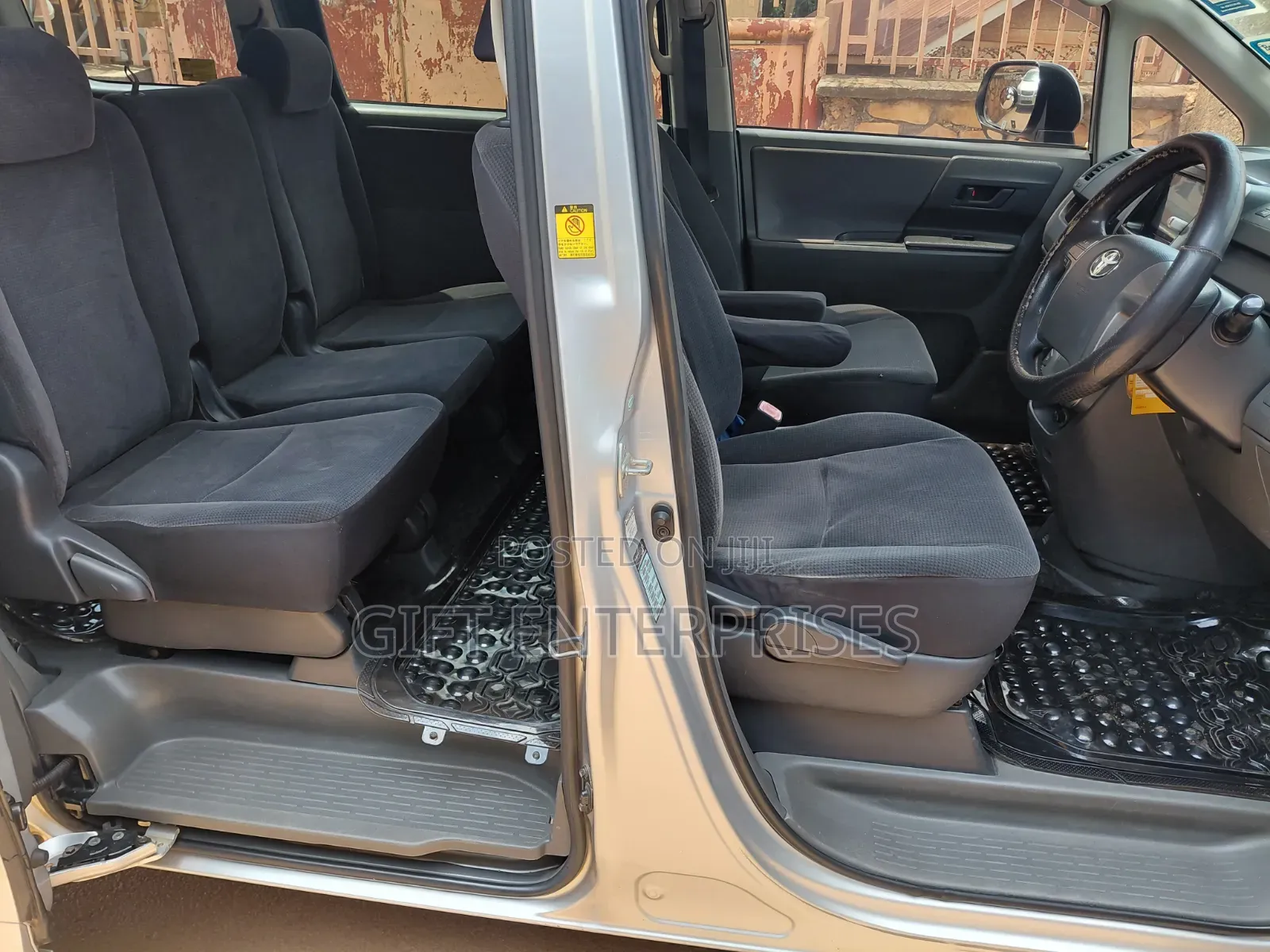 Toyota Noah 2009 Silver