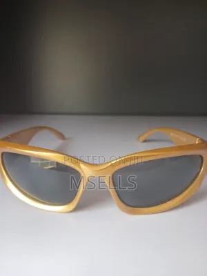 Sporty Wrap Around Sunglasses (Gold)