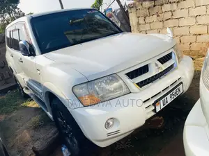 Mitsubishi Pajero 2004