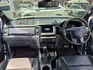 Ford Everest 2017 Blue