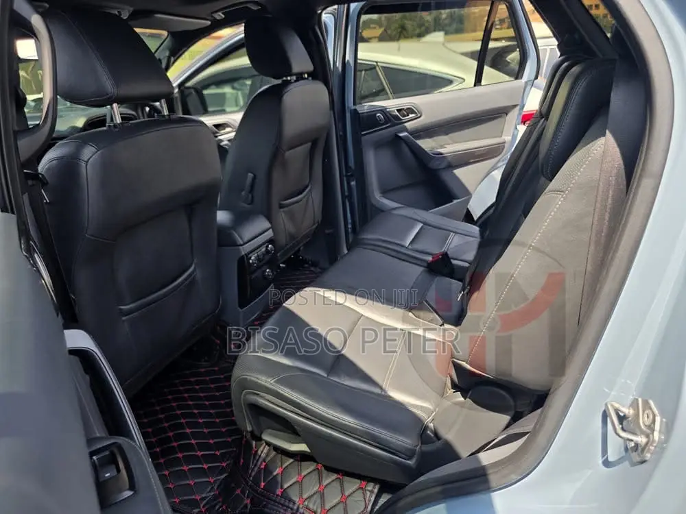 Ford Everest 2017 Blue