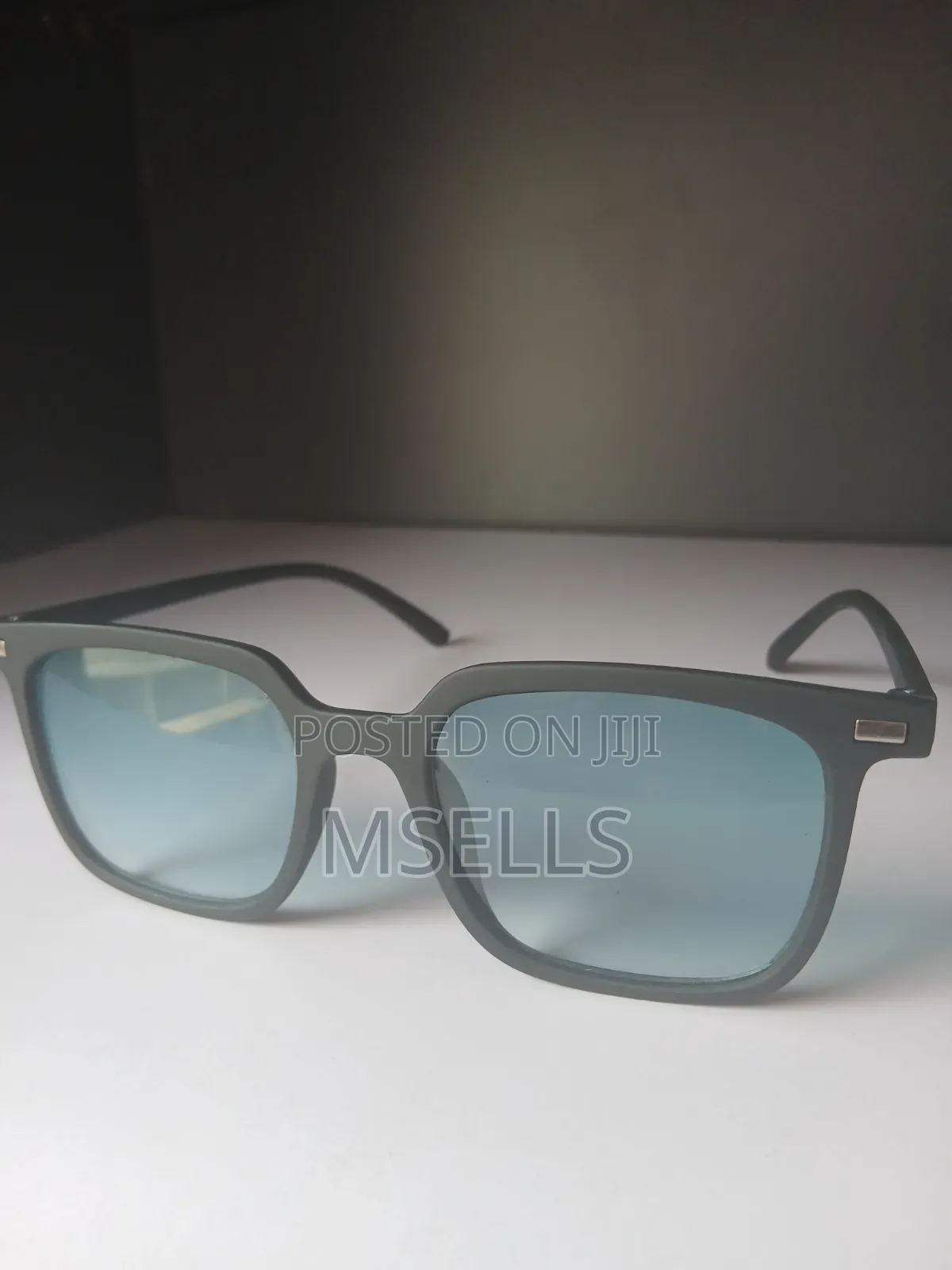 Retro Square Sunglasses