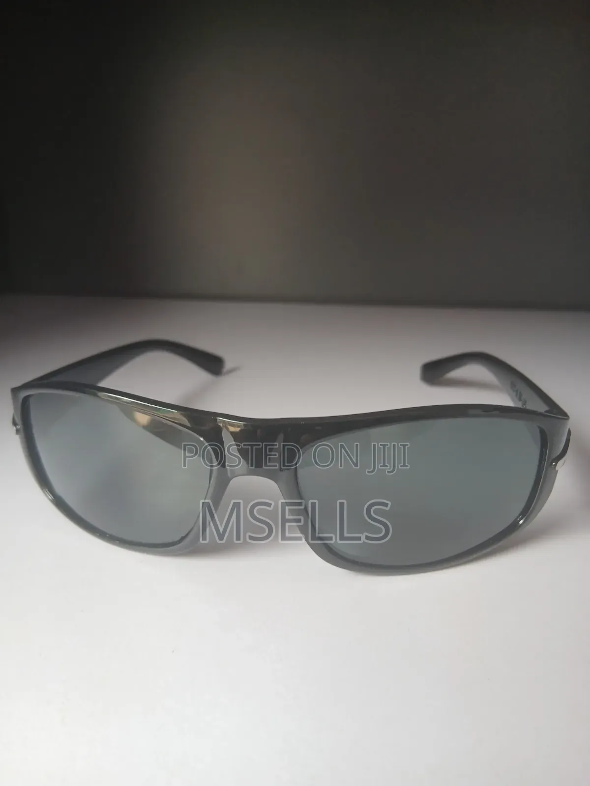 Sporty Wrap Around Sunglasses