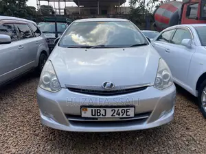 Toyota Wish 2018 Silver