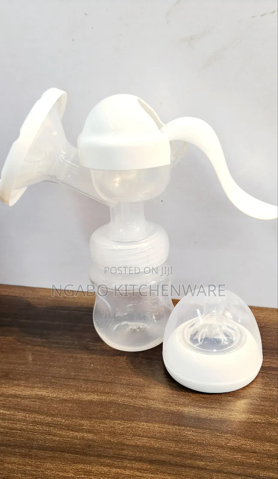 Aveat Natural Manual Breast Pump.