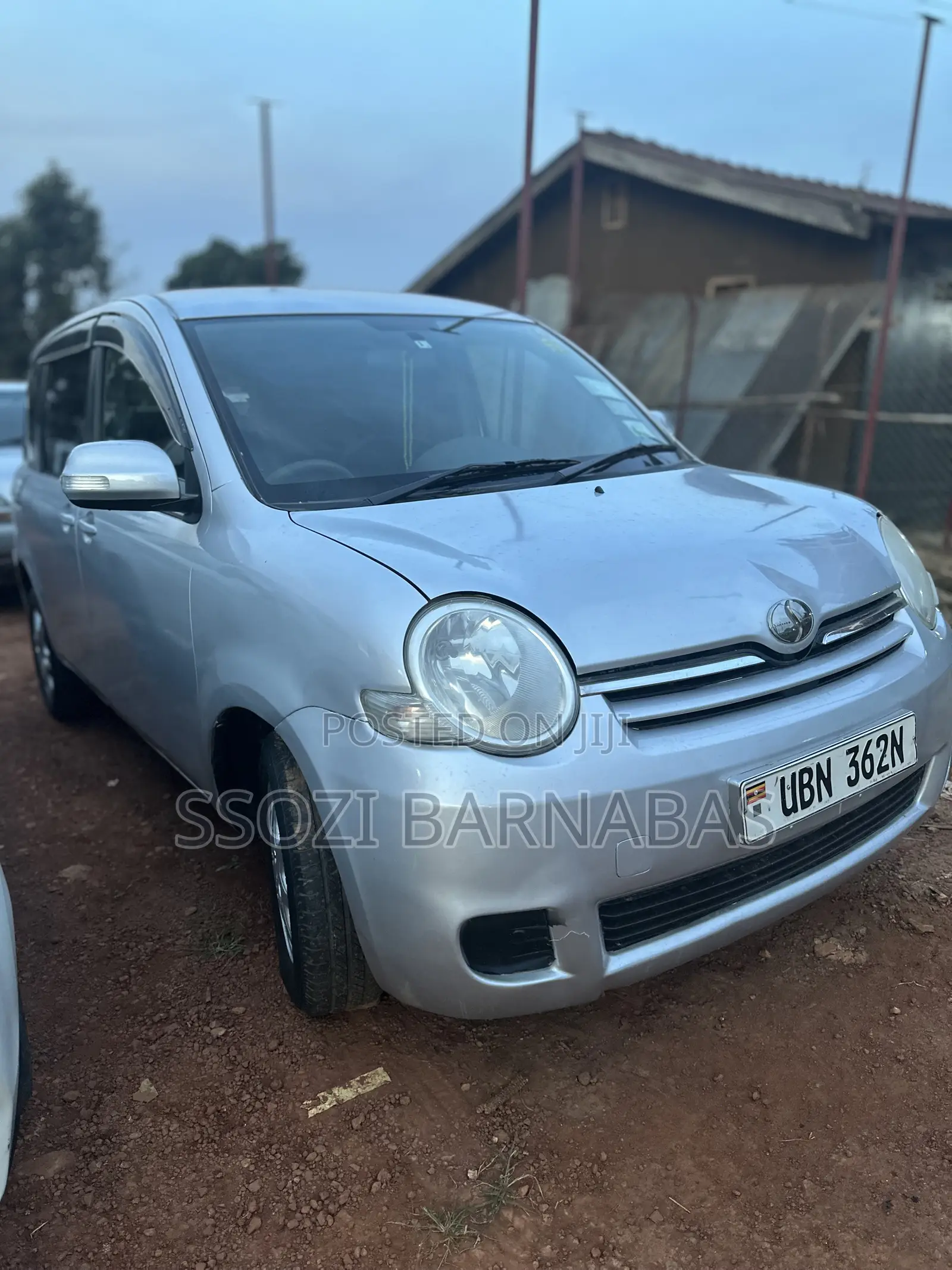 Toyota Sienta 2007 Silver