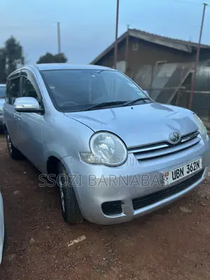 Toyota Sienta 2007 Silver