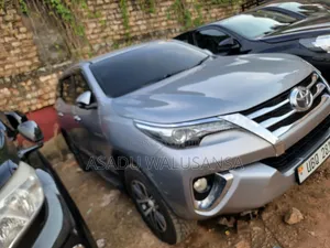 Toyota Fortuner 2018 Silver