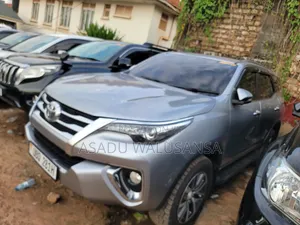 Toyota Fortuner 2018 Silver