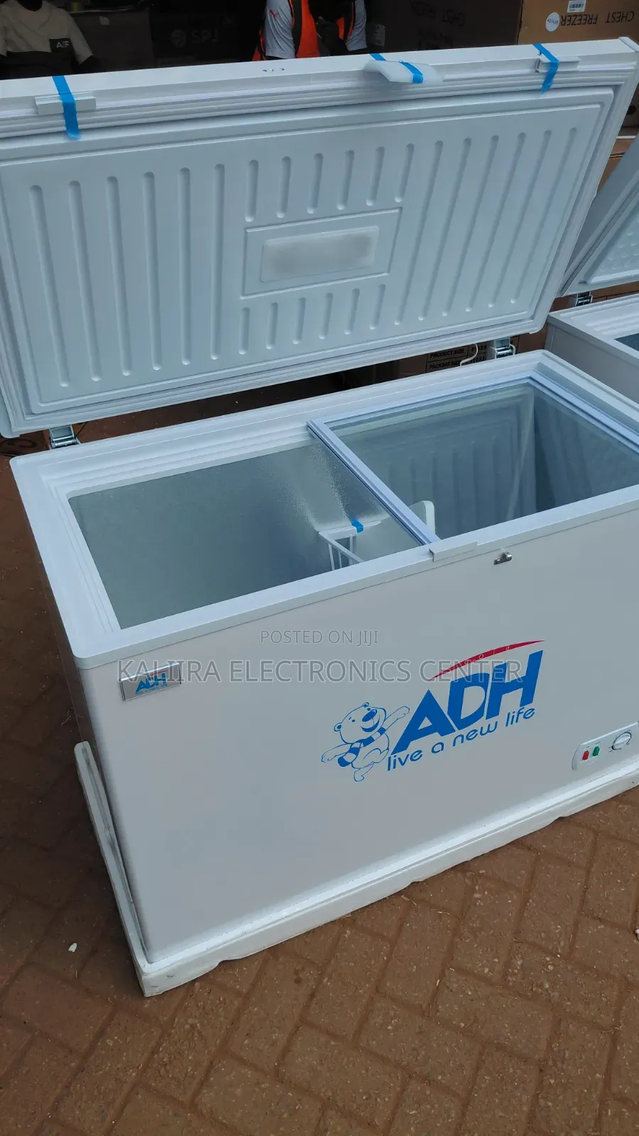 Freezer 350l White Colour