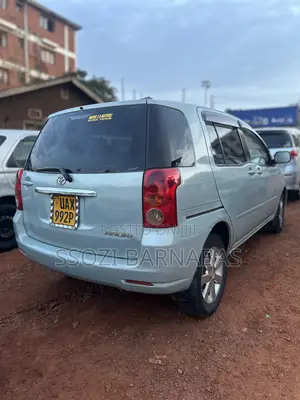 Toyota Raum 2003 Green