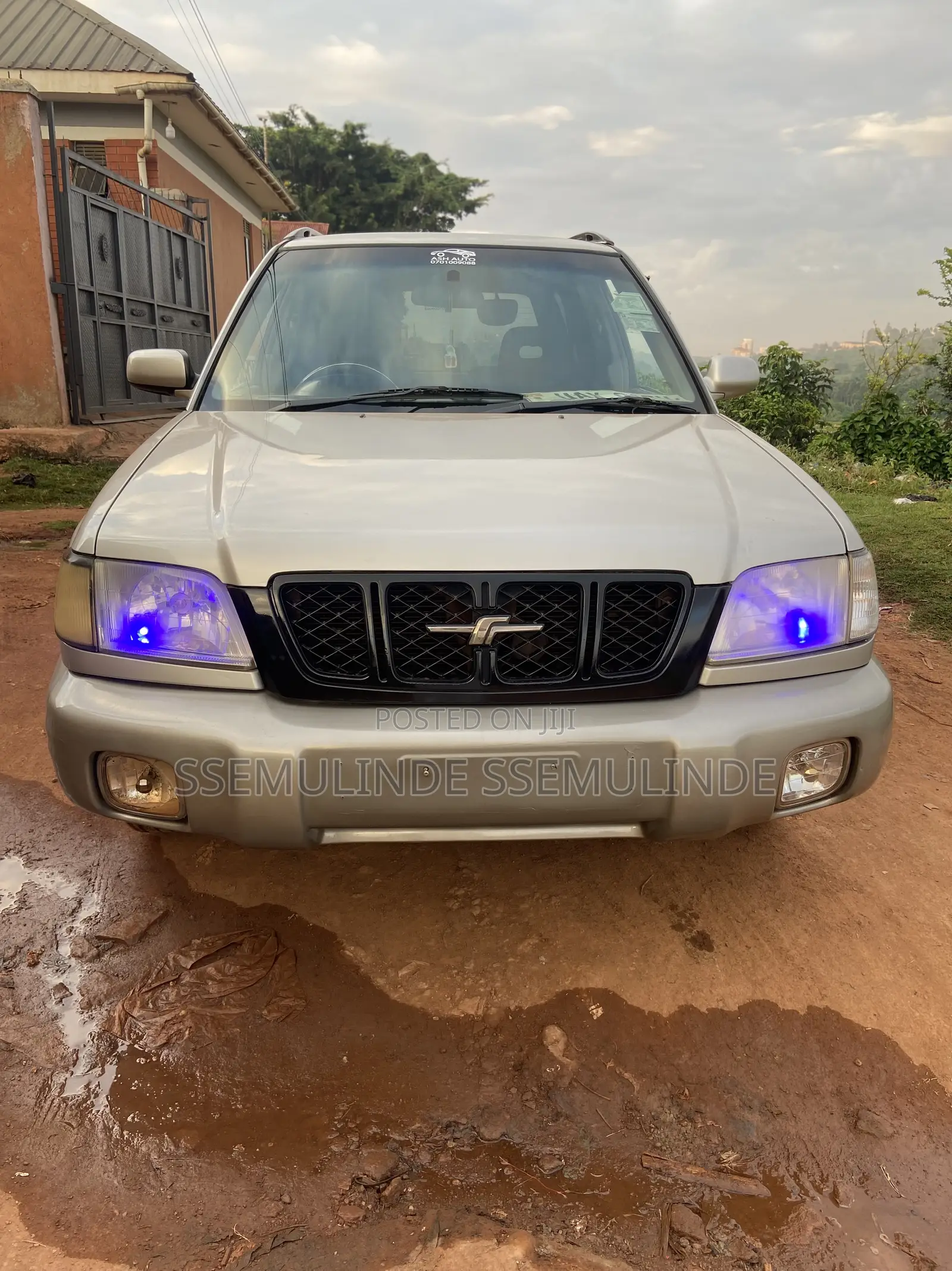 Subaru Forester 2000 Gold