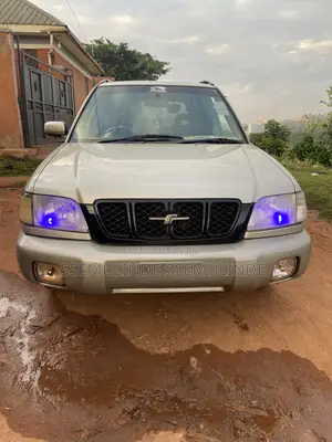 Subaru Forester 2000 Gold